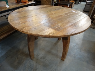 Add Simple Rustic Appeal To Your Dining Space With This Table