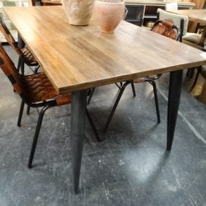 Dining Table Pencil Leg Wood Top Table with Metal Legs