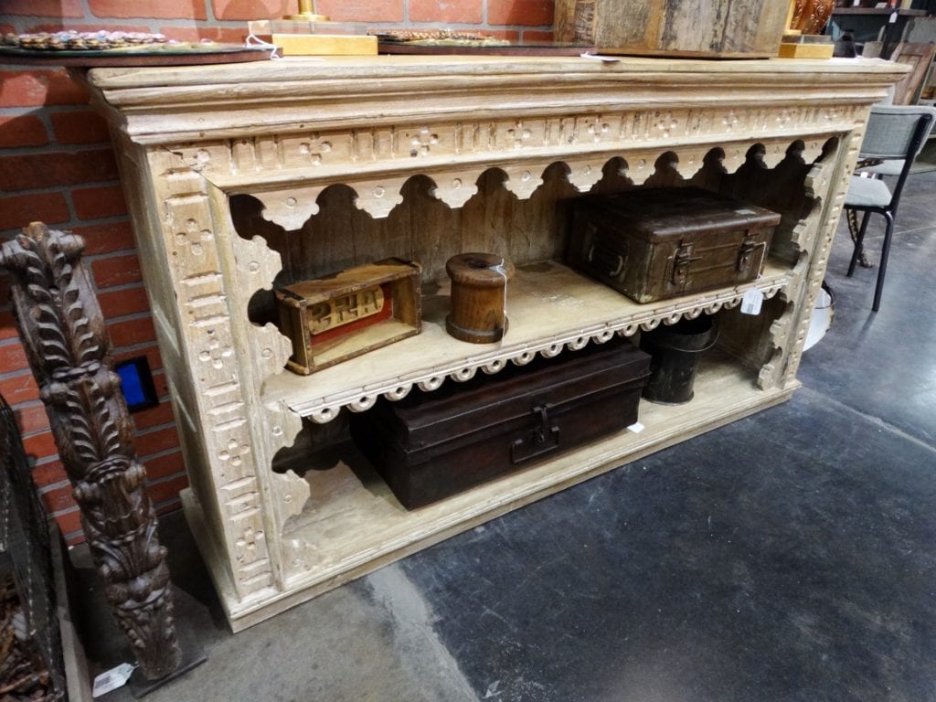 Scalloped Carved Wood Open Horizontal Shelf