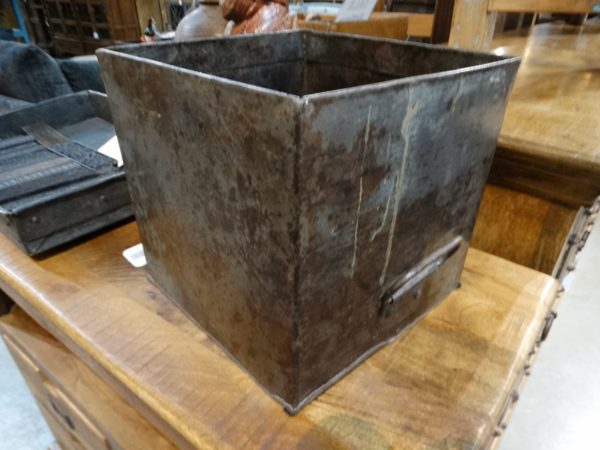 iron planter box metal bucket