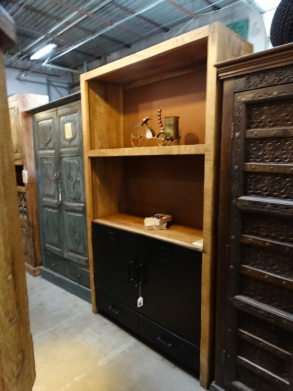 Shelf XL Shelf with Metal Cabinet Doors