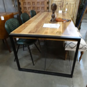 Dining Table Mango Wood Dining Table with Metal Base