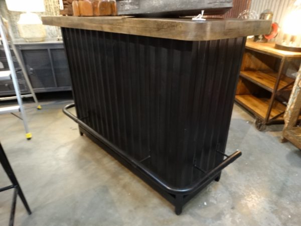 Bar Black Corrugated Bar with Wood Top