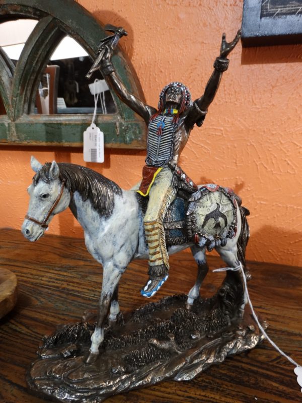 Statue Statue Figurine of a Plains Indian on a Horse