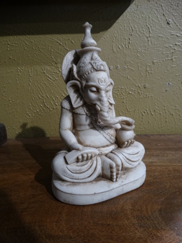 Statue Ganesh White Figurine Statue