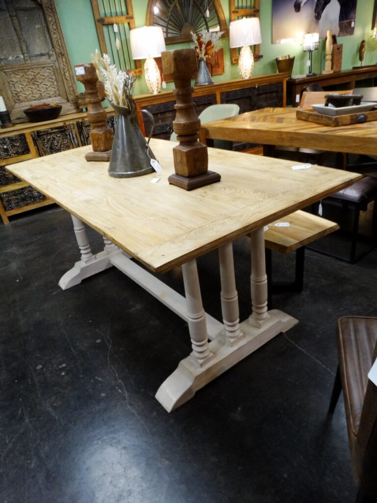 Table Rustic White Wash Spindles Dining Table