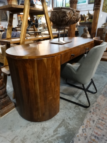 DSC05577 375x500 - Rare Finds Warehouse