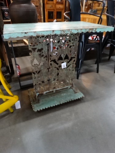 DSC05687 375x500 - Rare Finds Warehouse